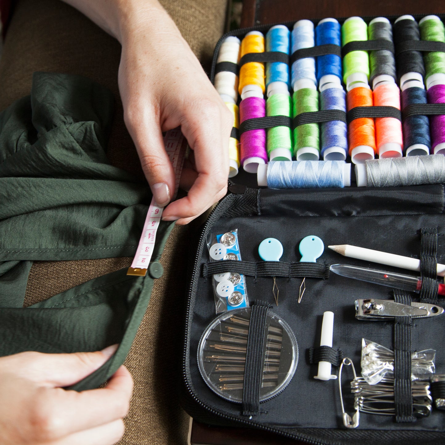 VelloStar Portable Sewing Kit – 100+ Premium Tools for Clothing Repairs (Black)